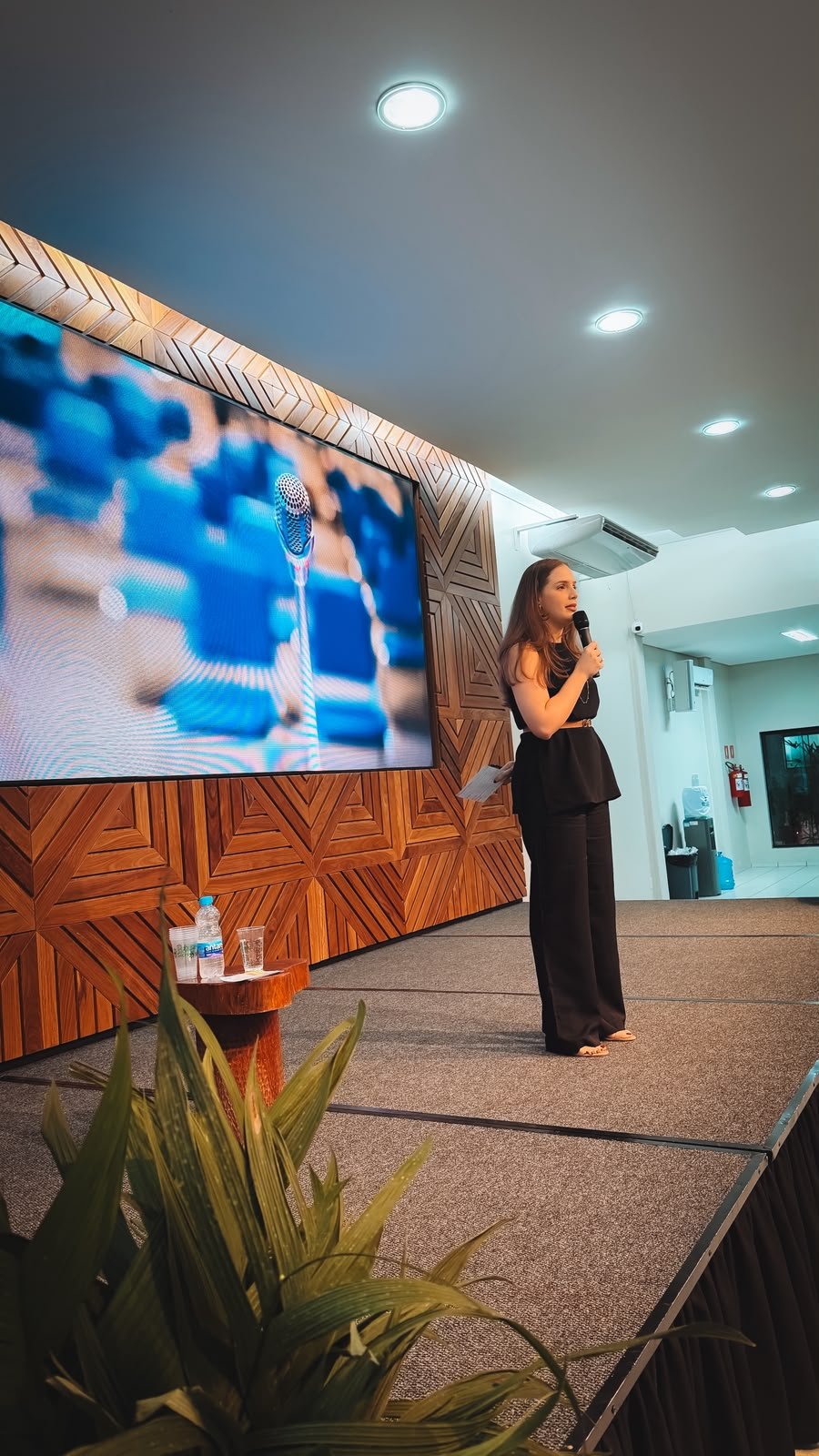 Cindy Stefani em evento profissional